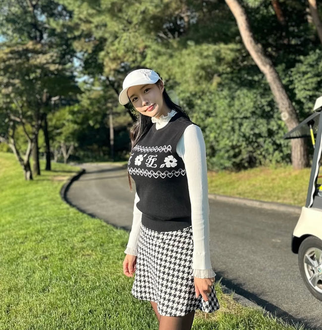 22年　TTT_MSW Flower Jacquard knit vest 夏 Flower Jacquard Knit Vest - Black – Fairliar USA